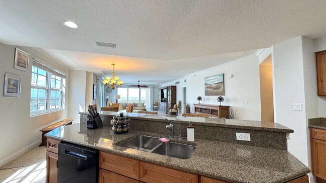 Building Photo - 1425 Ocean Shore Blvd