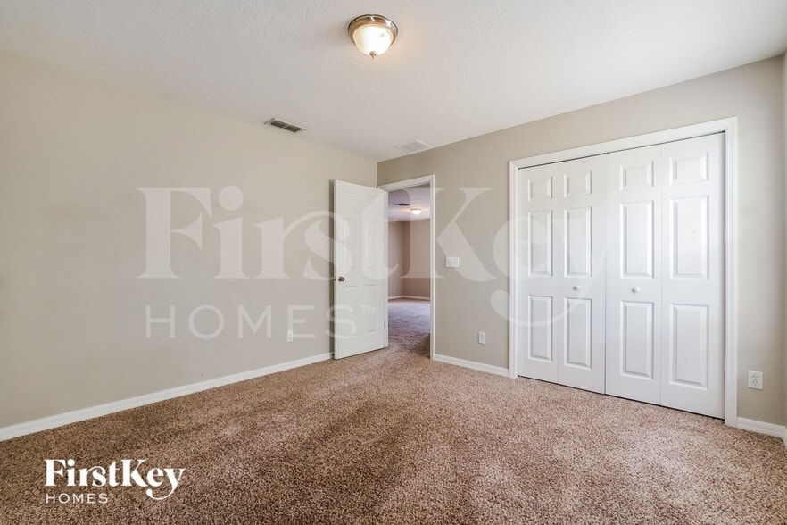 Building Photo - 642 Skyridge Rd