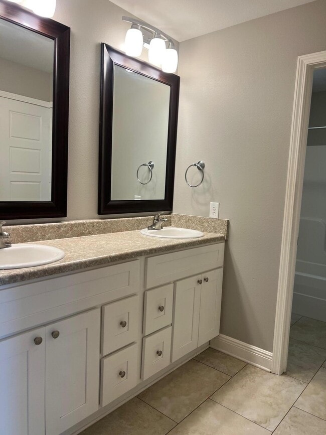 Building Photo - 7481 Harvest Village Ct