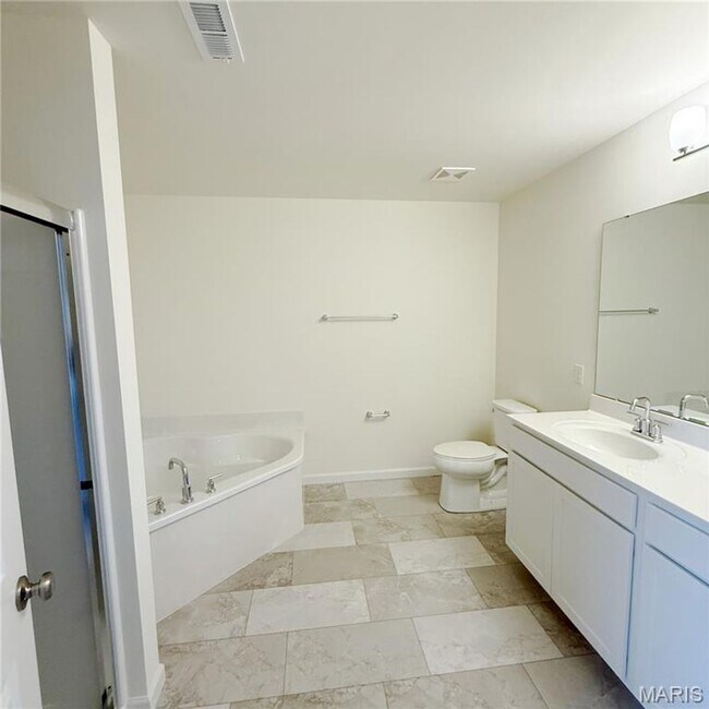 Building Photo - 302 Windmill View Court