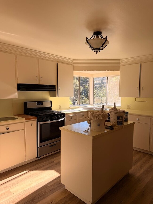 Building Photo - 809 Browns Valley Rd