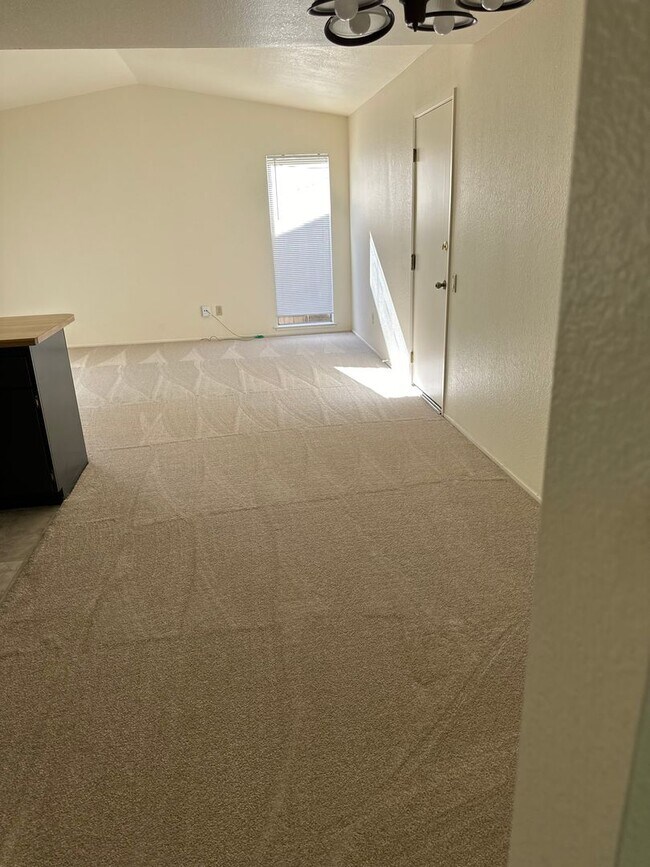 Building Photo - Adorable Rancho 3/2~~!  Please see entire add for viewings!!