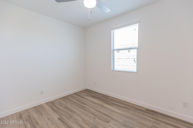 Building Photo - 16928 W Diana Ave