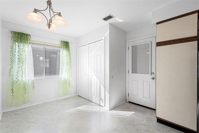 Building Photo - 1530 Larks Nest Ct