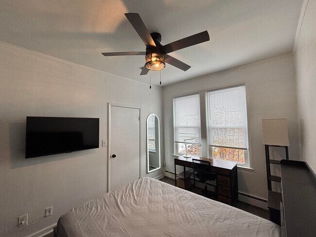 Building Photo - 66 Cottage St