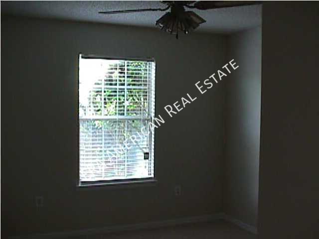 Building Photo - 217 Southview Dr