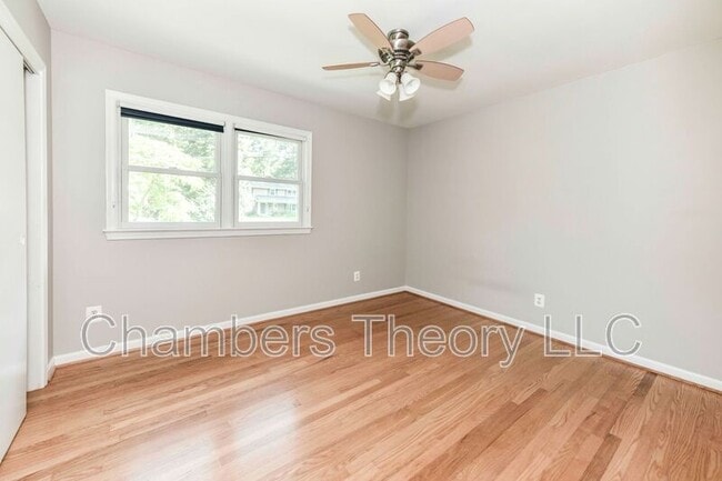 Building Photo - 9205 Hamilton Dr