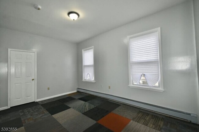 Building Photo - 659 S 17th St