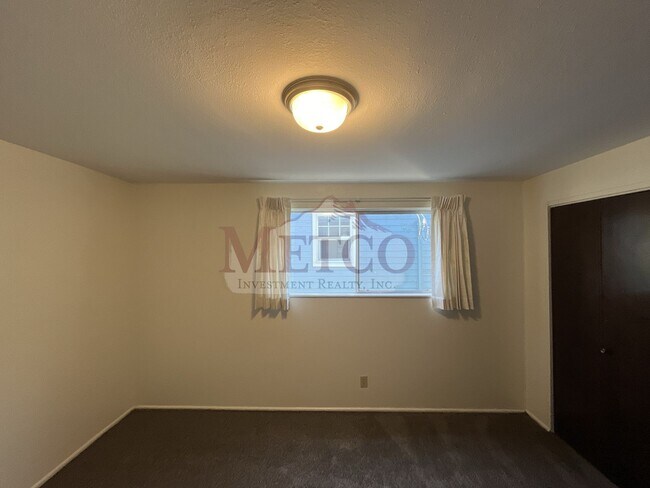Building Photo - 14401