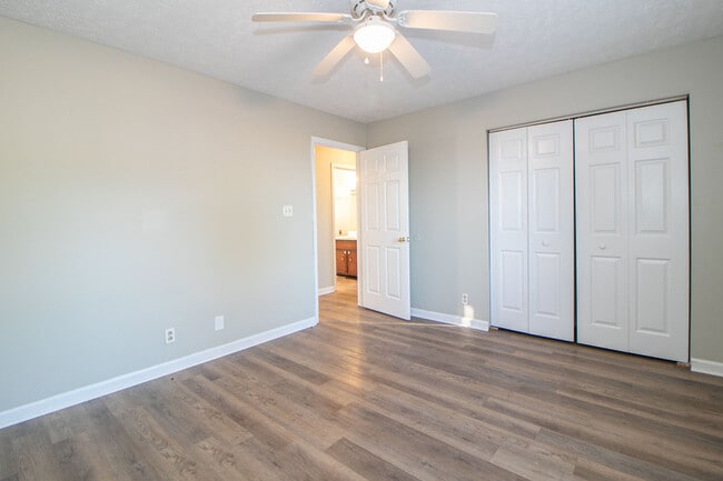 Building Photo - 670 Artic Ave