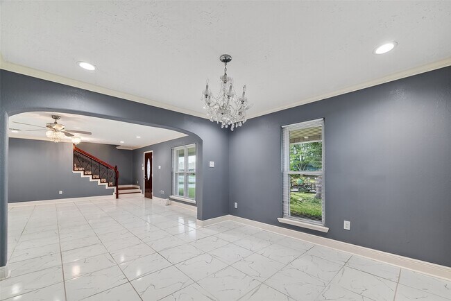 Building Photo - 4901 Burning Tree Dr