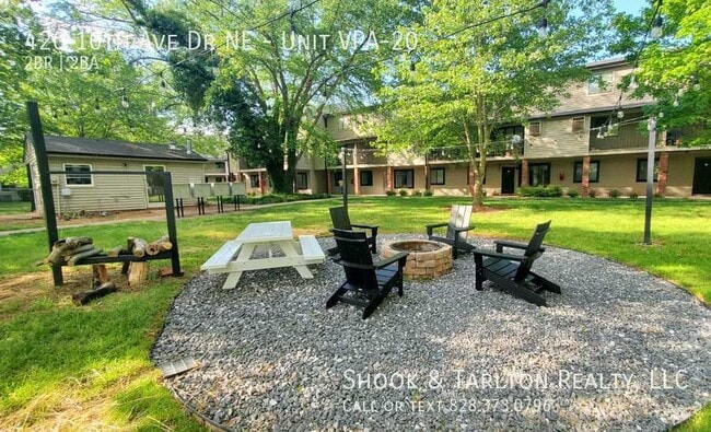 Building Photo - 420 10th Ave Dr NE