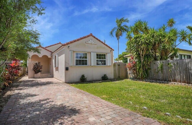 Building Photo - 1630 Van Buren St