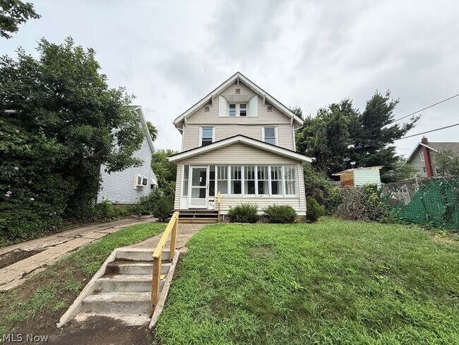 Building Photo - 1467 Beardsley St