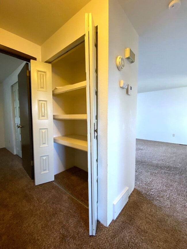 Building Photo - Cute Duplex