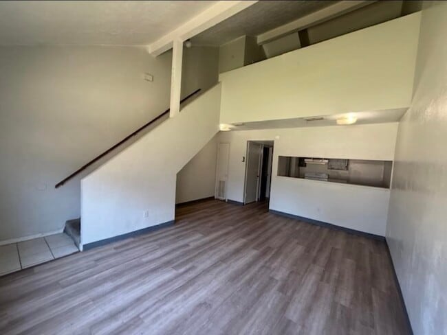 Building Photo - 1830 Nekoma Ct