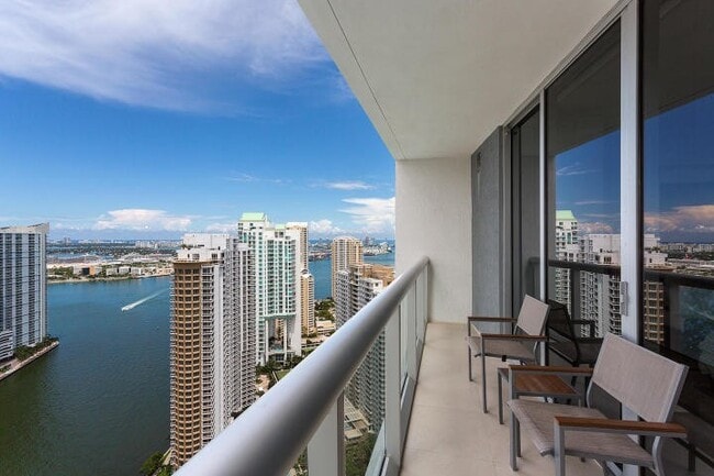 Building Photo - Icon Brickell Unit 4010