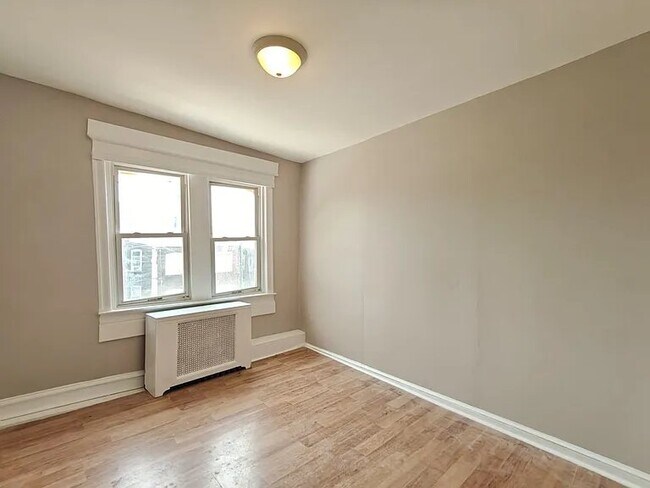 Building Photo - 409 N Daggett St