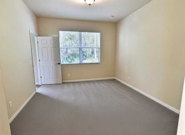 Building Photo - New Rental Available in Stoneybrook at Venice!