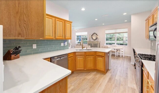 Building Photo - 8303 SW 82nd Cir