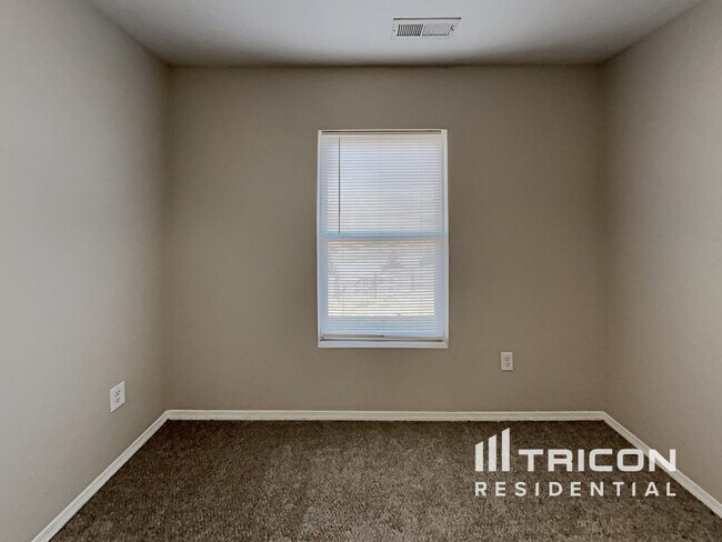 Building Photo - 114 Yarmouth Dr