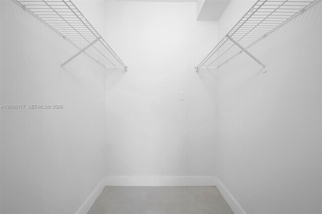 Building Photo - 3255 NE 184th St