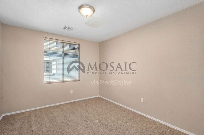 Building Photo - 9233 E Neville Ave