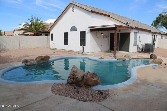 Building Photo - 18602 N 2nd Ave