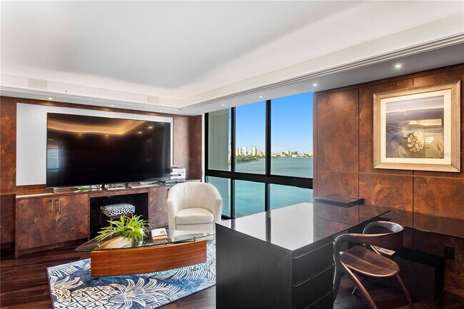 Building Photo - 3301 Bayshore Blvd