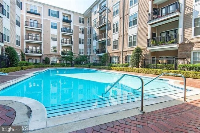 Building Photo - 501 Hungerford Dr