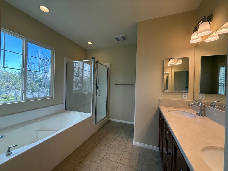 Building Photo - 6562 Eucalyptus Ave