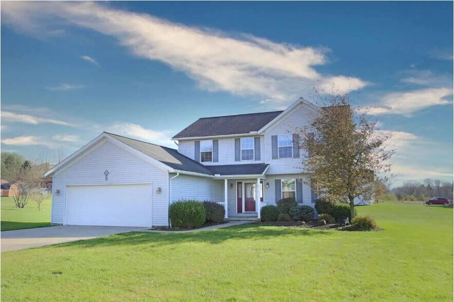 Primary Photo - 4 Compass Point Ct