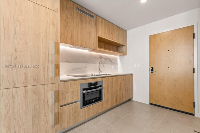 Building Photo - 11 NE 6th St