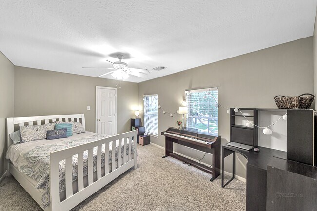 Building Photo - 23002 Cherrington Ct