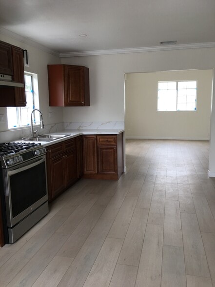 Building Photo - 5329 Fountain Ave