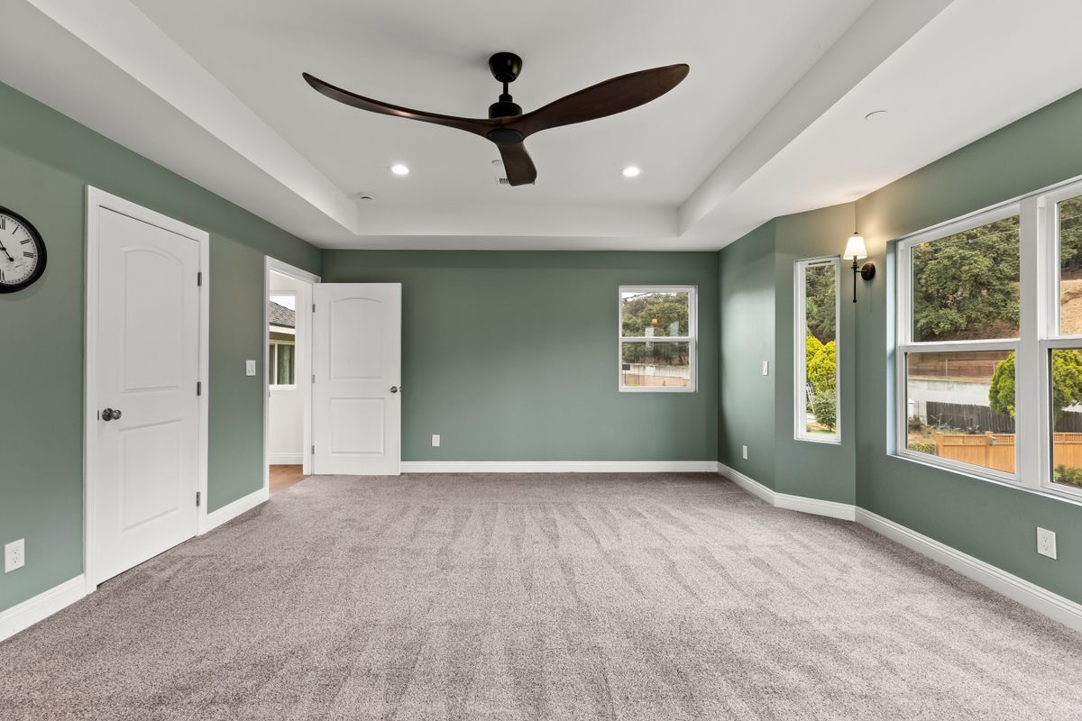 Building Photo - 1096 Canyon View Dr