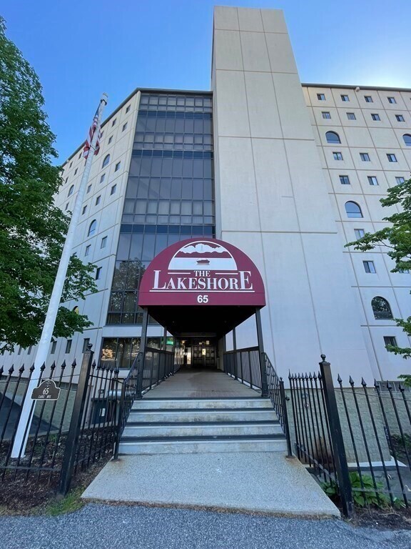 Primary Photo - 65 Lake Ave