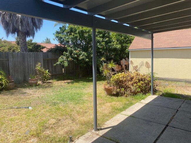 Building Photo - 4 bedroom Camarillo home