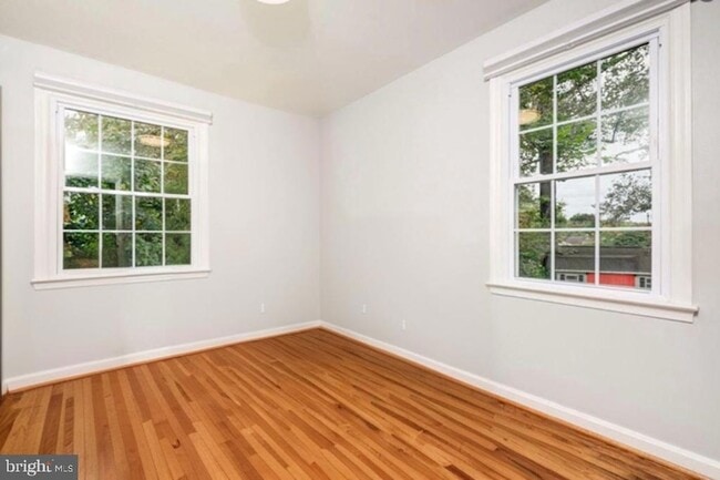 Building Photo - 10904 Devin Pl