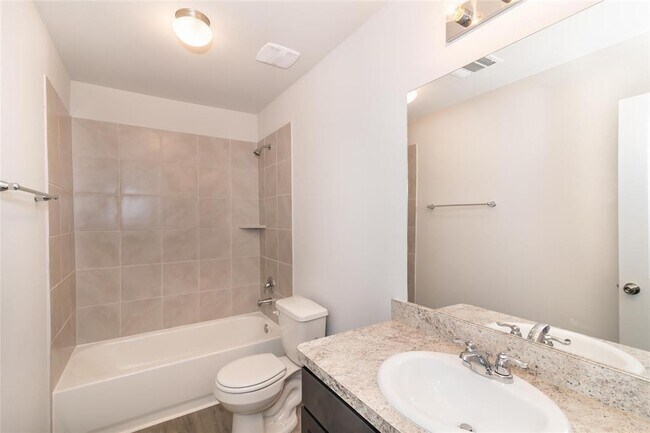 Building Photo - 8814 Doris Oaks Cir