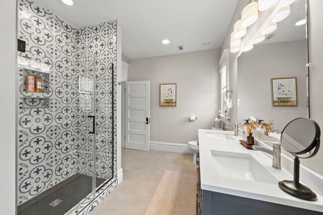 Building Photo - Fully Furnished Luxury Condo in Olde Towne East