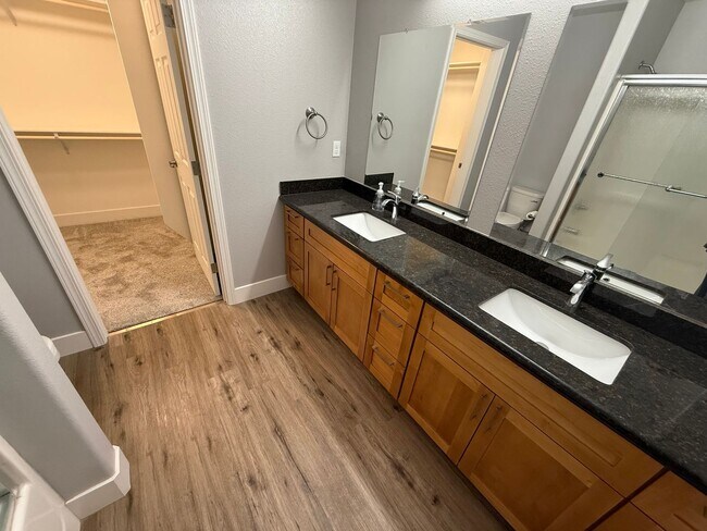 Building Photo - NEW PHOTOS! Two-level home located in Coff...