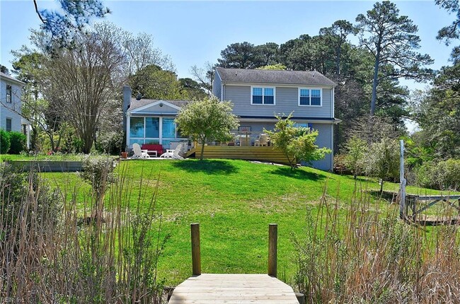 Building Photo - 718 Mimosa Rd