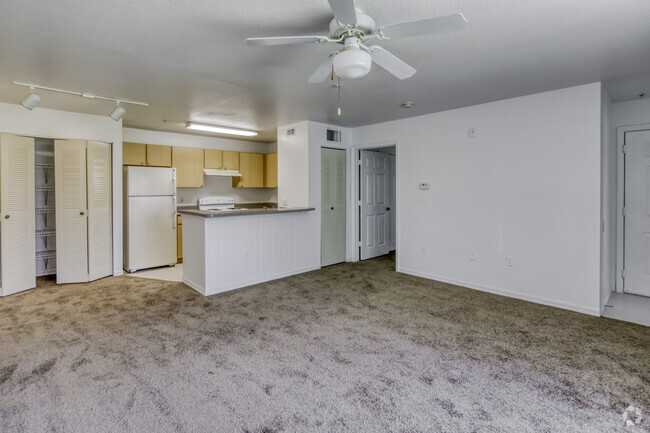 1BR, 1BA 700SF - 4012 Mariners Cove Ct Tampa, FL - Mariner's Cove Apartments