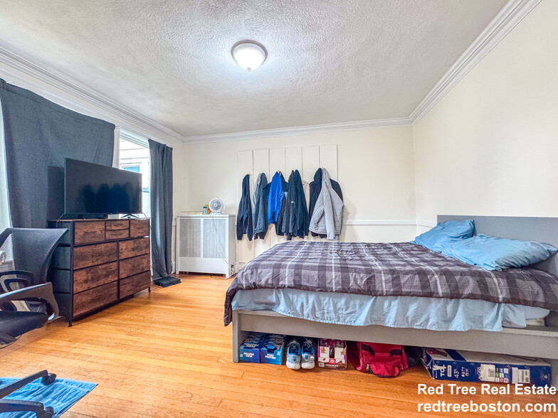 Unit 1 - 28 Manet Rd