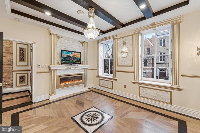 Building Photo - 810 Prince St