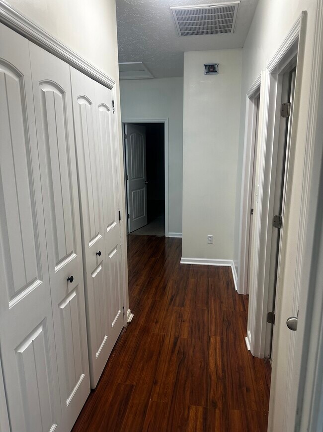 Building Photo - 110 Mingo Dr
