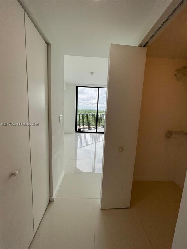 Building Photo - 5300 Paseo Blvd