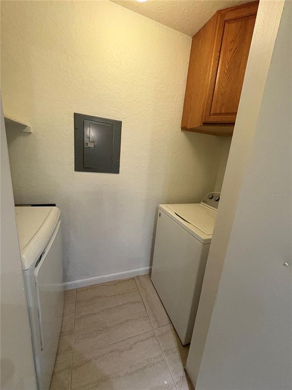Building Photo - 5601 Rosebriar Way