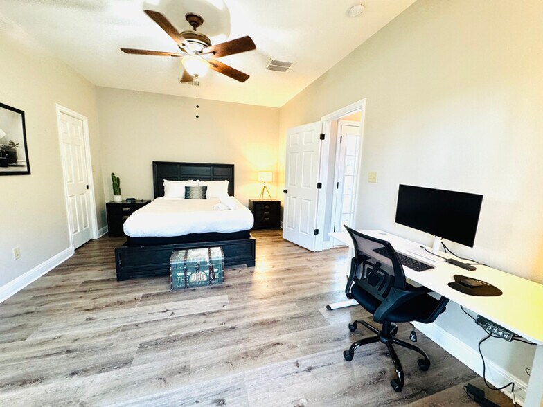 Building Photo - 2801 Goodwin Ave